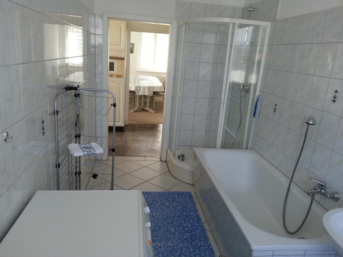 Grosse Wohnung Nossentiner Huette Esterno foto